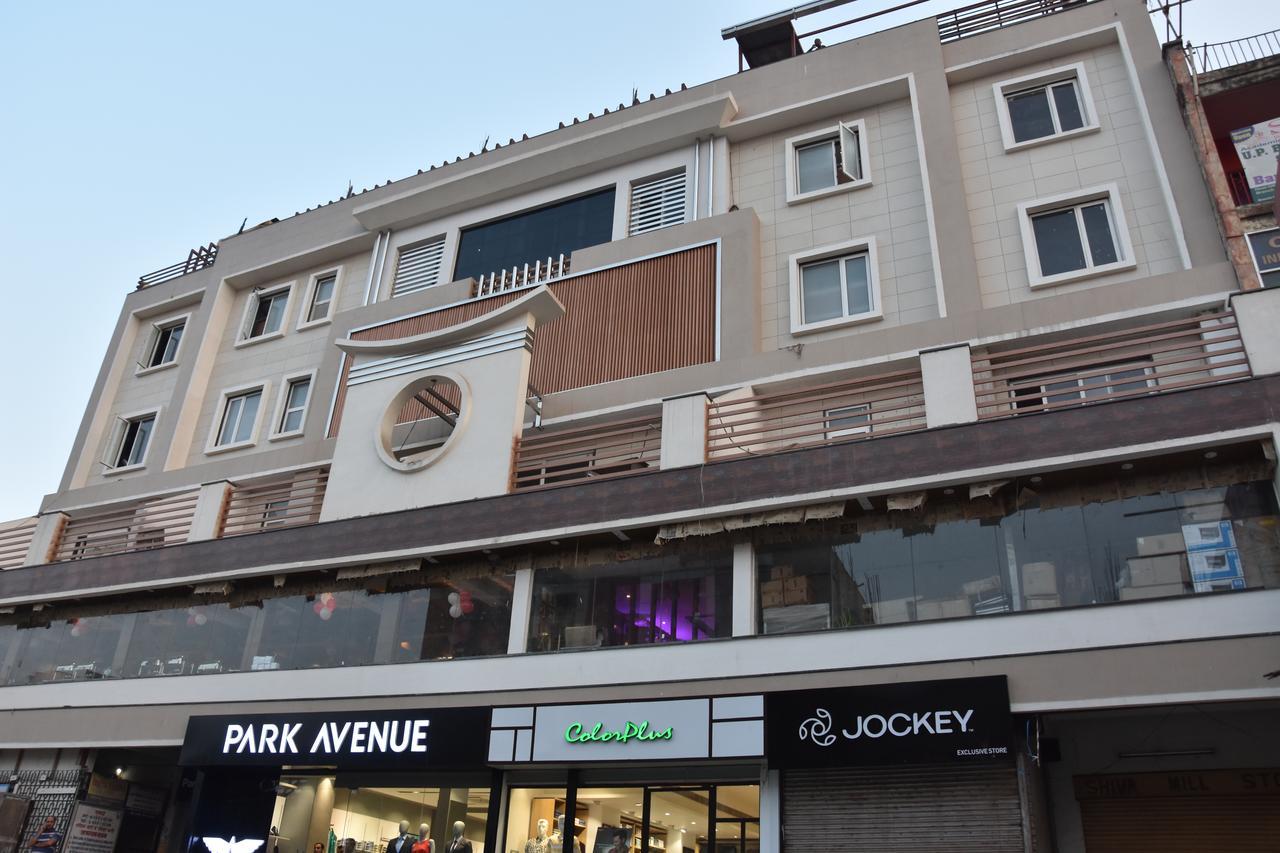 Costa Riviera Hotel Varanasi Esterno foto